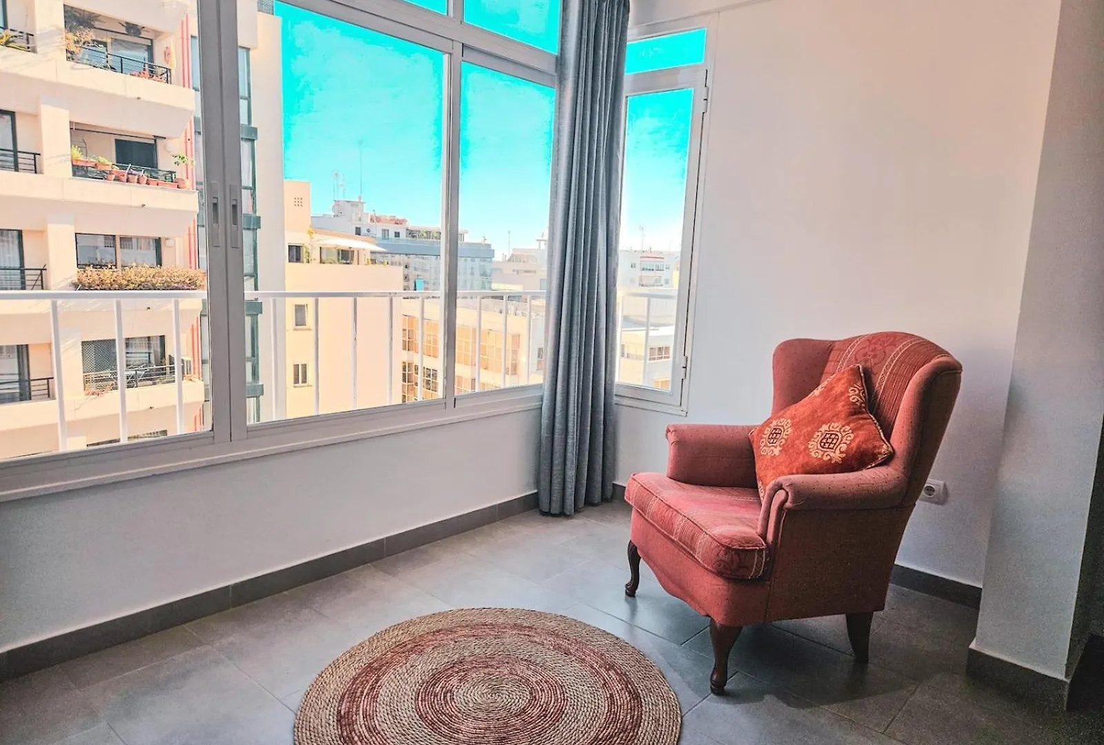 Charming Apartment Steps From Marbellas Downtown Pass The Keys إسبانيا